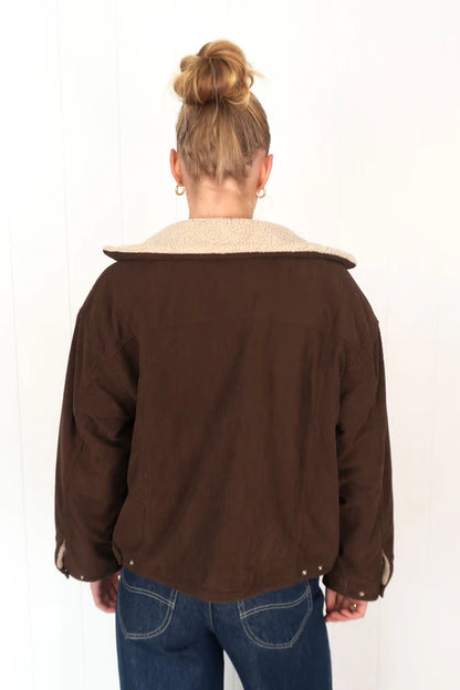 MARA - La chaqueta que te hará destacar todo tu look.