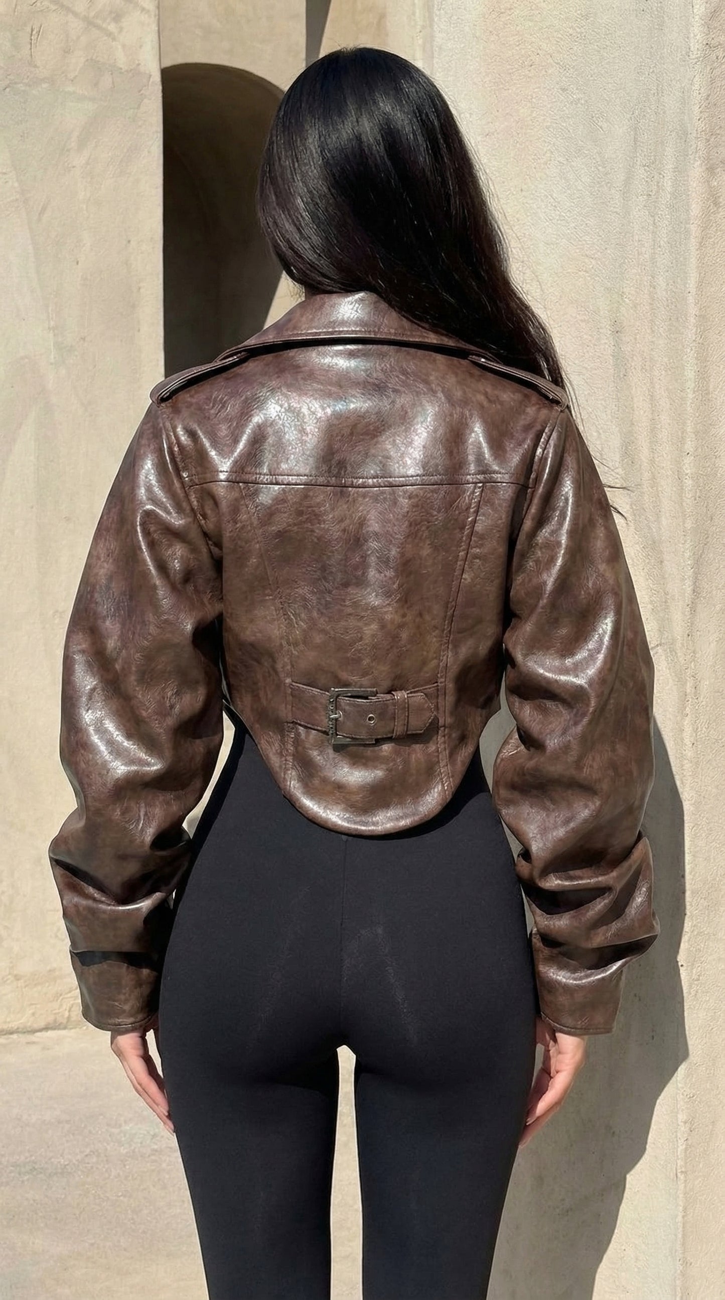 DOLCE - Chaqueta de cuero que define tu silueta y domina tu estilo.