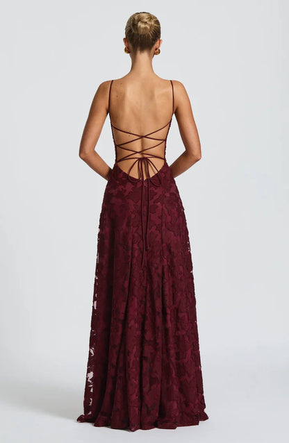 NELIA - ✨ Un vestido que combina elegancia y dulzura para hacerte sentir especial en cada momento