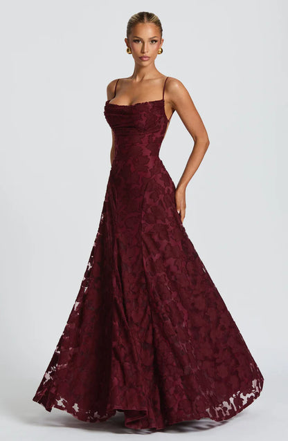 NELIA - ✨ Un vestido que combina elegancia y dulzura para hacerte sentir especial en cada momento