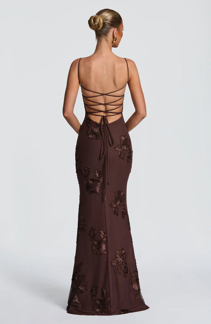 NISS - Vestido que te hará sentir única.