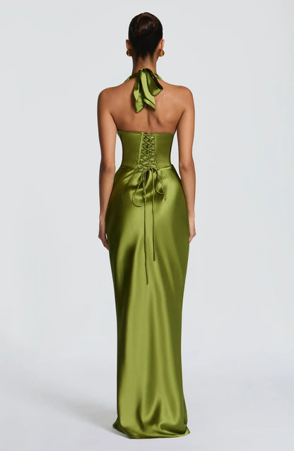 VEGA - VESTIDO CAPAZ DE SORPRENDER EN TODOS LOS EVENTOS.