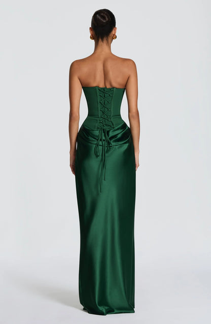 TRIANA - Vestido que te hará robarte todas las miradas.