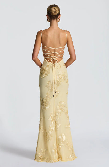 NISS - Vestido que te hará sentir única.