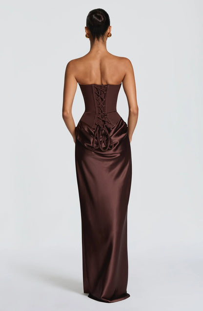 TRIANA - Vestido que te hará robarte todas las miradas.