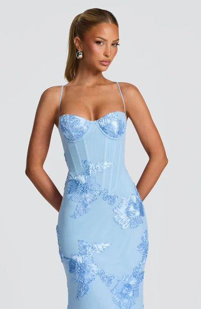 NISS - Vestido que te hará sentir única.