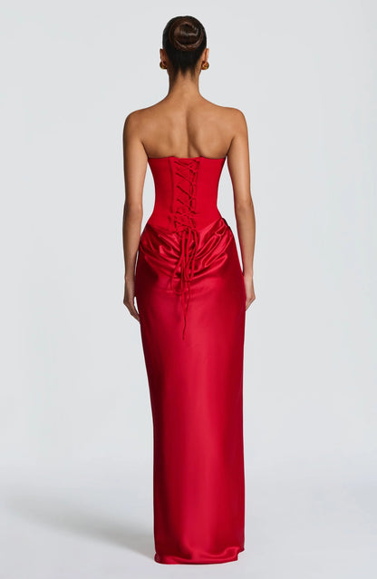 TRIANA - Vestido que te hará robarte todas las miradas.