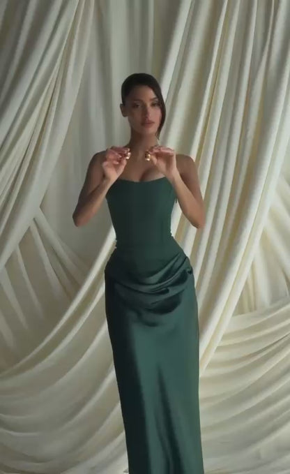 TRIANA - Vestido que te hará robarte todas las miradas.